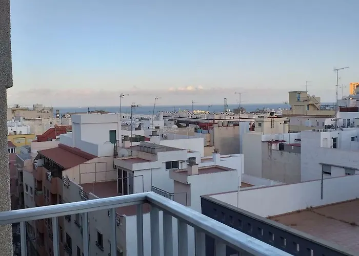 Luminoso, Amplio Y Fresco Piso En Santacruz De Tenerife